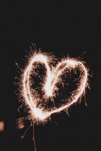 lila_getupft-fireworks-9303542_640